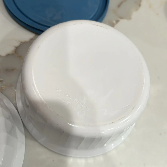 2 Lot of White French Corning Ware F-16-B 500 ml w/ Blue Lid - Picture 5 of 6